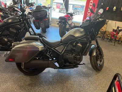 Displacement: 66.1 cu. in. (1084 cc) Engine Type: Parallel Twin Bore and Stroke: Bore: 3.62 in. (92...