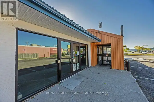 985 TALBOT STREET St. Thomas, Ontario in Commercial & Office Space for Rent in London - Image 5