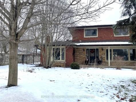 15 Rodney St in Houses for Sale in Barrie - Image 3