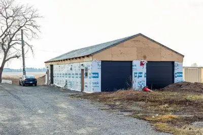 Garage for Rent in Hamilton