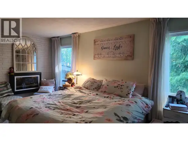 200 5TH  NW Street Nakusp, British Columbia in Houses for Sale in Nelson - Image 12