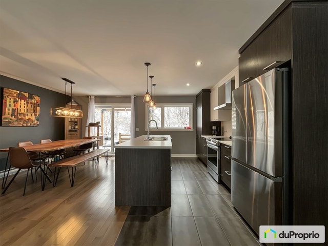 $679,000 - Townhouse for sale in Longueuil (St-Hubert) — photo 3