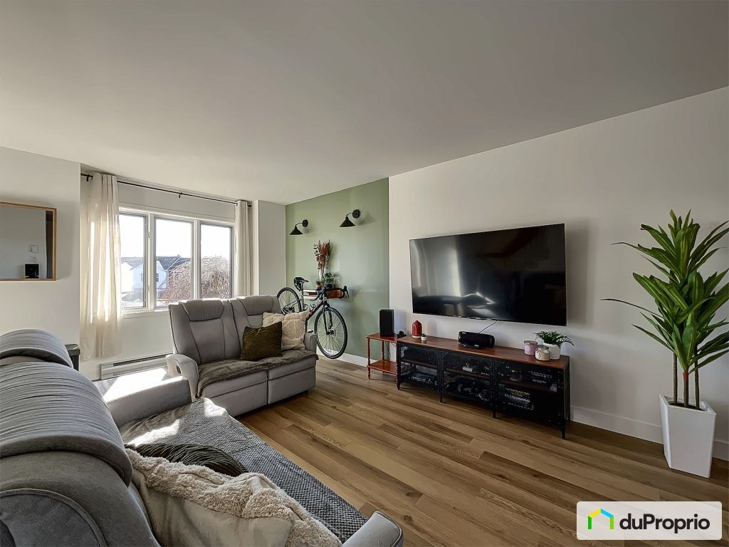 $341,500 - Townhouse for sale in Drummondville (Drummondville) — photo 1