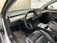 This stunning TESLA MODEL 3 is a perfect mix of modern style and cutting-edge technology. Boasting a... (image 8)