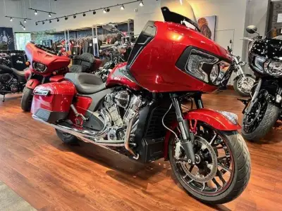 Beautiful condition and low mileage 2021 Indian Challenger Limited! Upgraded with custom mirrors, St...