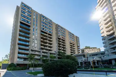 Samuel Holland Apartments - Bachelor - 1245, 1275 Chemin Ste. Fo
