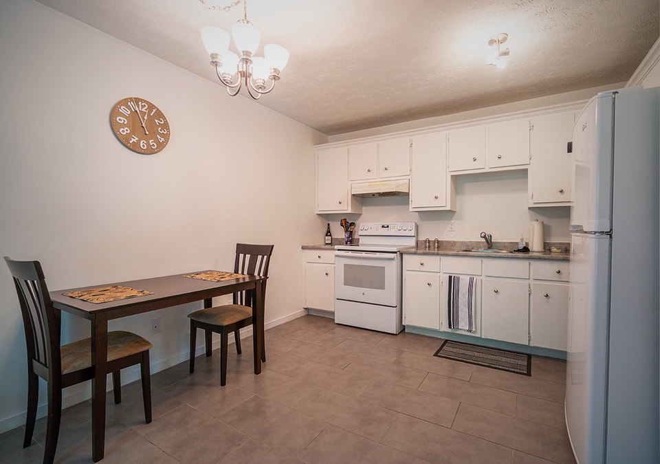 4 ½ - Situé dans le quartier Nord (rue McGregor) 4