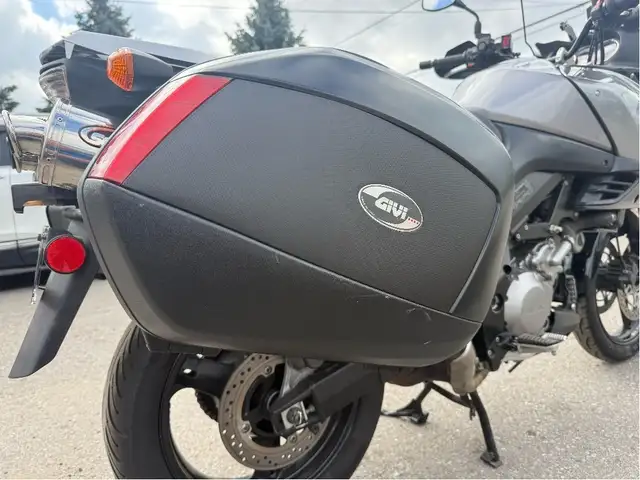 2006 Suzuki V-Strom 1000 ~ V-STROM 1000 ~ COMFORT ~ TOURING ~ LO in Street, Cruisers & Choppers in City of Toronto - Image 13