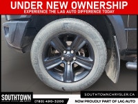 2022 Ram 1500 Classic Warlock Experience the Ram 1500 Classic Warlock with only 155464 km on the odo... (image 6)
