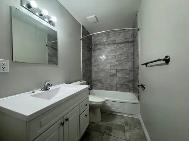 Updated 1 Bedroom & 1 Bathroom Apartment! in Long Term Rentals in Sarnia - Image 12