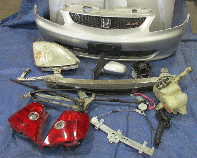 Honda Civic SiR Bumper Fender Headlight Hood Door 2002-2005 in Auto Body Parts in Mississauga / Peel Region - Image 3