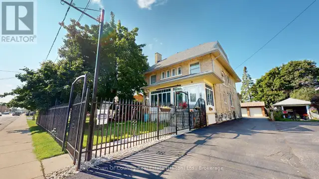 540 10TH AVENUE Hanover, Ontario in Houses for Sale in Owen Sound - Image 2