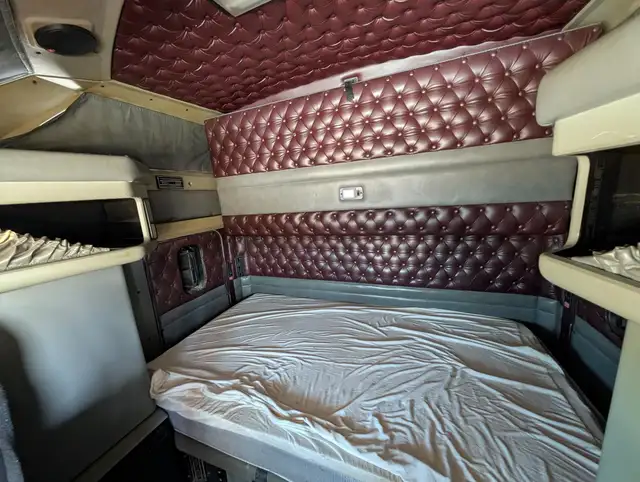 1998 KENWORTH W900L in Heavy Trucks in City of Montréal - Image 18