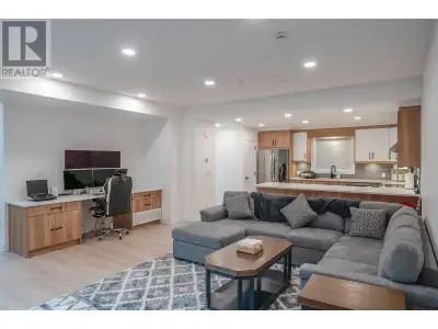 NEW TOWN HOMES!! Welcome to Jayaan Villa! 12 - 3 bedroom, 3 bathroom, double garage town home units...