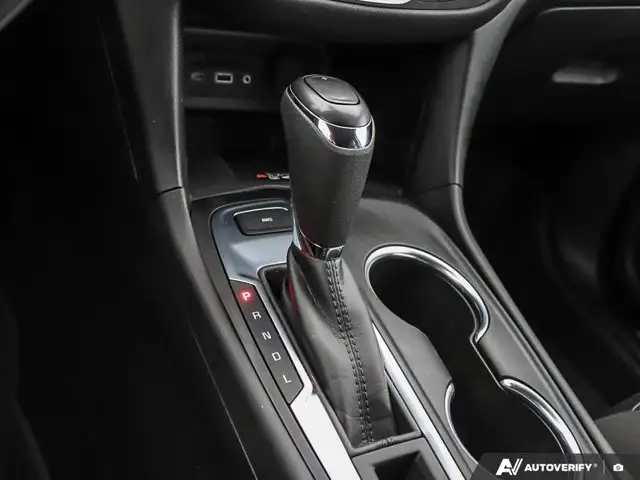 2021 Chevrolet Equinox Premier | No Accidents | Roof Rack in Cars & Trucks in Hamilton - Image 22