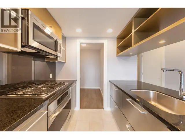 907 833 SEYMOUR STREET Vancouver, British Columbia in Condos for Sale in Vancouver - Image 8