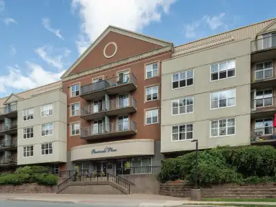 OPEN HOUSE TODAY - VISIT TO SEE OUR STUNNING UNITS OR ASK FOR VIRTUAL TOUR Peninsula Place has a loc...