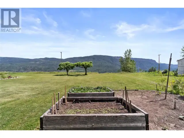 7088 97A Highway Grindrod, British Columbia in Houses for Sale in Vernon - Image 36