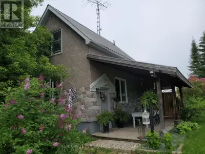 This property is the poster child for cute and charming, located less than ten minutes from downtown...