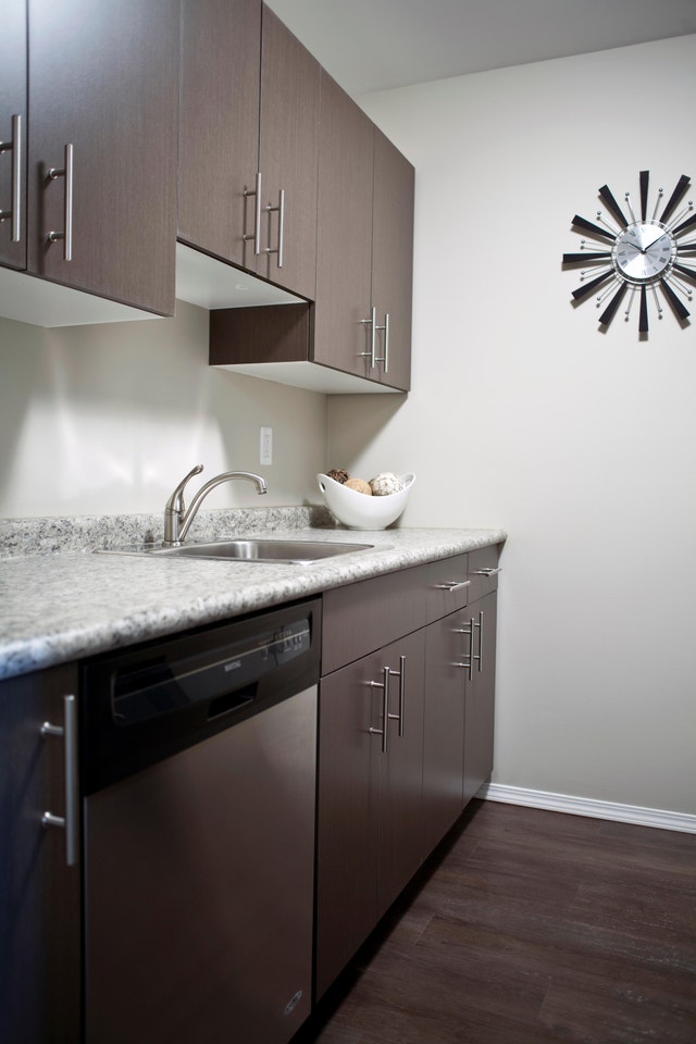 2 Bedroom modern apt., Pembina Hwy. All utils inc. near U of M Long