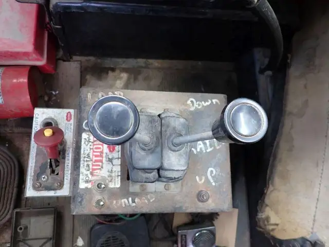 2001 Mack RB688S in Heavy Trucks in Longueuil / South Shore - Image 18