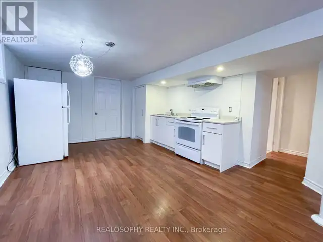 BSMT - 95 ROYAL YORK ROAD Toronto (Mimico), Ontario in Long Term Rentals in Mississauga / Peel Region - Image 4