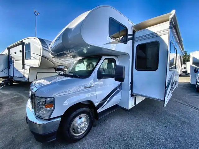 2022 Thor Motor Coach Four Winds 27R in RVs & Motorhomes in Abbotsford - Image 6