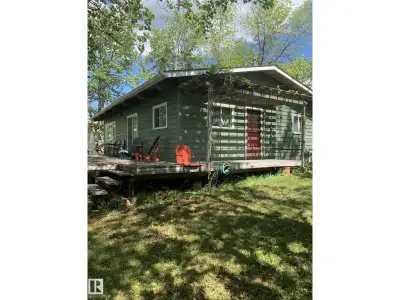 Lakefront retreat on beautiful Lac La Biche Lake! This charming 3-season cabin offers 3 bedrooms, 1...