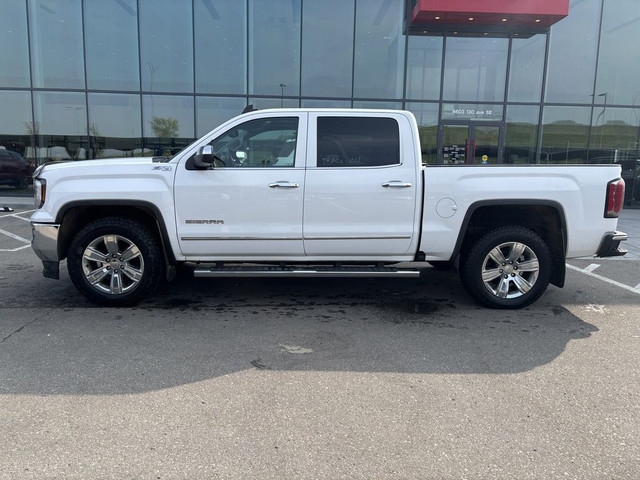 2018 GMC Sierra 1500 SLT Premium 4X4 Crew Cab • 5.3L • Sunroof in Cars & Trucks in Calgary - Image 3