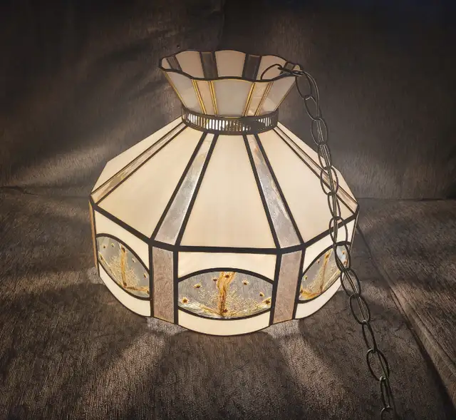 Vintage stained glass country swag lamp in Arts & Collectibles in Red Deer - Image 4