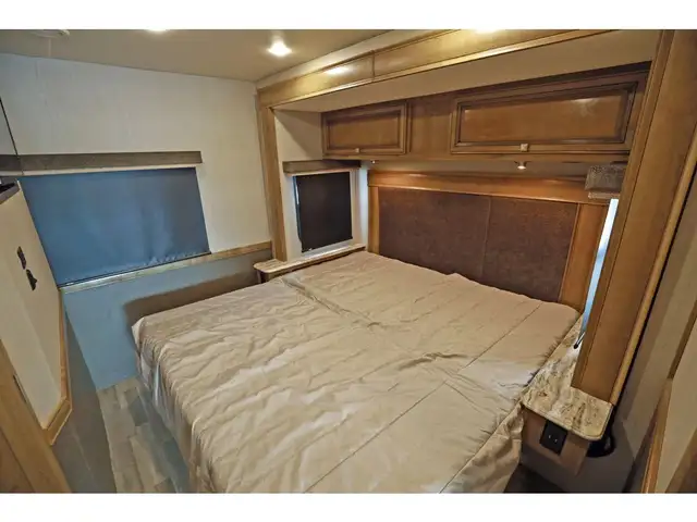 2020 Holiday Rambler Admiral 28A 2 extension Classe A 2020 in RVs & Motorhomes in Laval / North Shore - Image 16