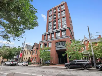 Welcome to Suite 905 at 501 Adelaide Street West a stylish 1+1 in the heart of downtown. This bright...