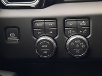 Engine: Duramax 6.6L Turbo-Diesel V8 B20-Diesel compatible L/100Km City: 0.0 L/100Km Hwy: 0.0 Safety... (image 9)