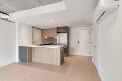 Apartment for rent appt logement locatif, 5.5, 5 1/2 3cc, 3 bedrooms/chambres, Canal Lachine-Marché...