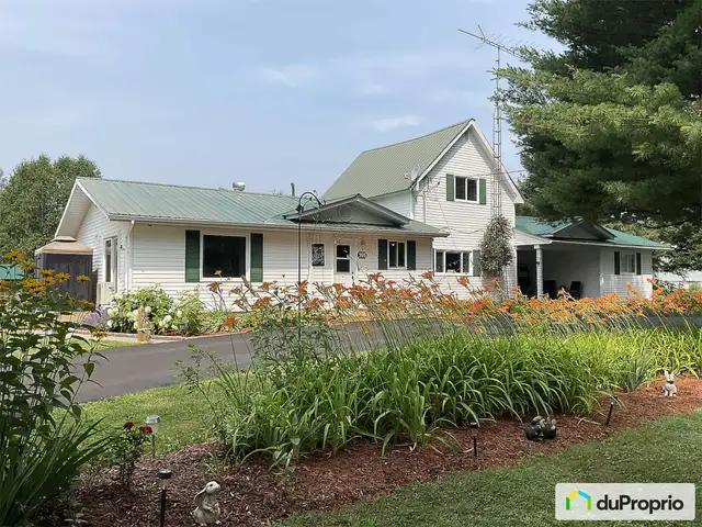 $353,900 - Country home for sale in Denholm632359125269791216