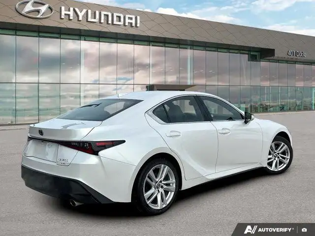 2025 Lexus IS 300 Awd | Leather | Sunroof | Accident Free in Cars & Trucks in Mississauga / Peel Region - Image 6