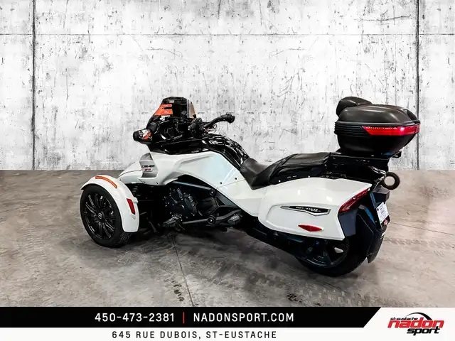 2018 CAN-AM SPYDER F3-T in Sport Touring in Laval / North Shore - Image 10