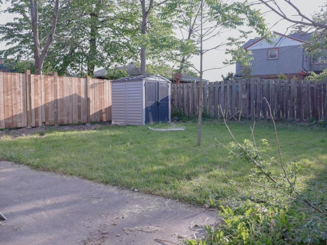 2 Bed lower level unit - $1700 all incl. - 290 Wright St Welland 2