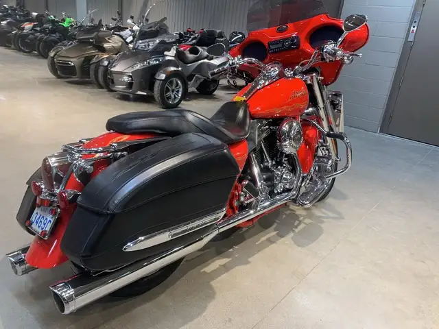 2007 Harley-Davidson FLHRSE Screamin Eagle Beautiful CVO ROAD KI in Sport Touring in Guelph - Image 6