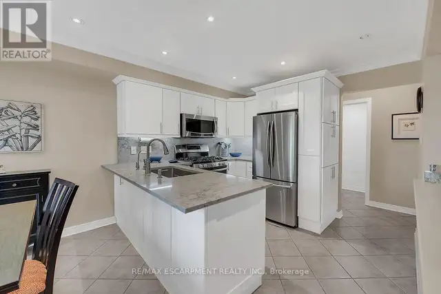 6D BROWN DRIVE St. Catharines (Rykert/Vansickle), Ontario in Houses for Sale in St. Catharines - Image 12
