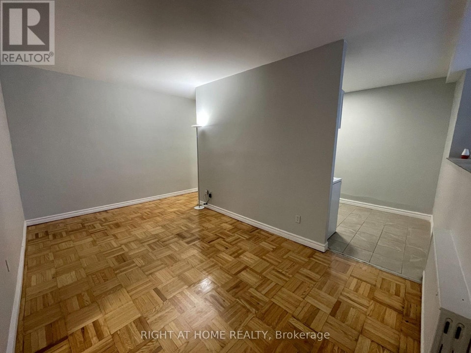 B12 - 33 FLAMBOROUGH DRIVE Toronto (Brookhaven-Amesbury), Ontari 3