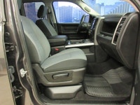 RAM 1500 CLASSIC 2021 EXPRESS NIGHT EDITION V6 QUAD-CAB 4X4 TOUT ÉQUIPÉ / CAMÉRA DE RECUL / BLUETOOT... (image 9)