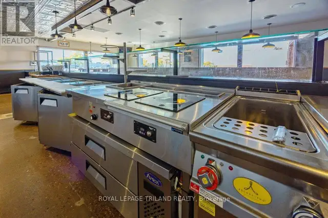 985 TALBOT STREET St. Thomas, Ontario in Commercial & Office Space for Rent in London - Image 23