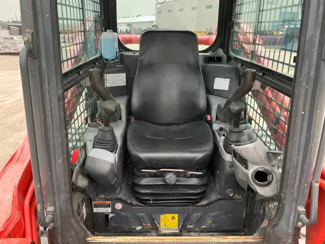 2018 KUBOTA SVL75-2 Skidsteer GONE TO 6&6 AUCTION in Heavy Equipment in Barrie - Image 10