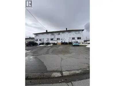 INVESTORS Centrally located 4-plex townhouse opportunity with strong rental appeal. Featuring two sp...
