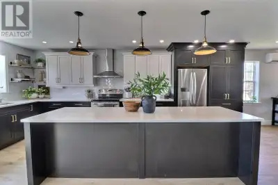 When Viewing This Property On Realtor.ca Please Click On The Multimedia or Virtual Tour Link For Mor...