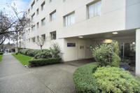Located in the heart of the West End of Vancouver on a quiet, treelined street, Casa Del Vandt offer... (image 6)