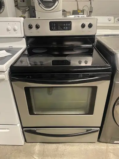 Cuisinière grise vitrocéramique Frigidaire, View more