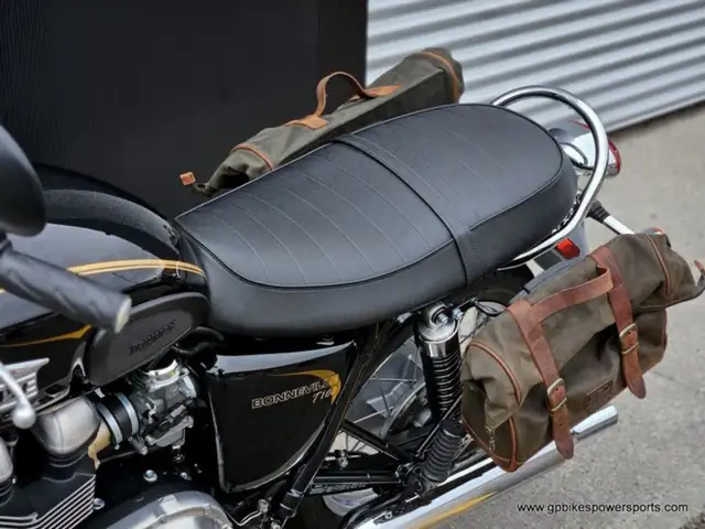 2014 Triumph Bonneville T100 in Street, Cruisers & Choppers in Oshawa / Durham Region - Image 17