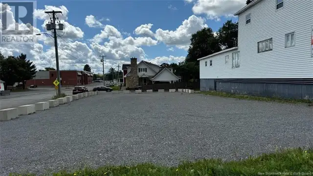 123 Broadway Boulevard Grand-Sault/Grand Falls, New Brunswick in Land for Sale in Edmundston - Image 2